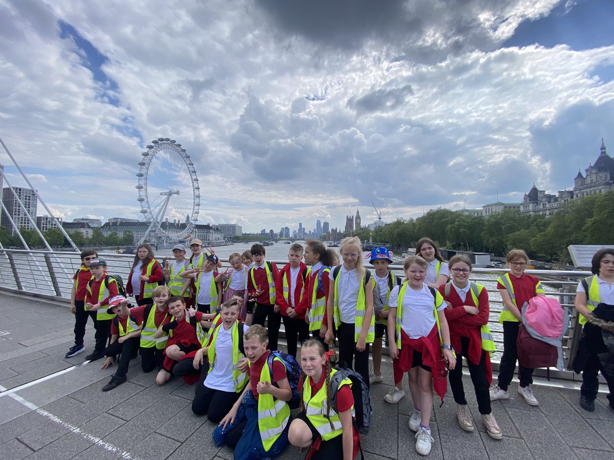 childrensuni's tweet photo. We’ve had an incredible time with @Maybury_School in London thanks to @Nurture_A_Child, we’ve learnt about all things Science, sailed on the River Cruise, visited Downing Street and even saw King Charles III @RoyalFamily. What a day! #Bringinglearningtolife #London https://t.co/8vZ9kaNdtm