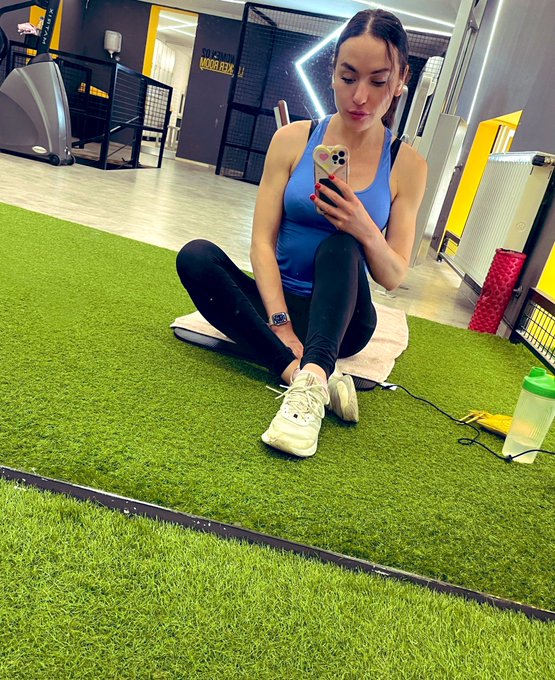 Booty day 🍑😍 making my ass stronger and stronger 😈🤪😀 https://t.co/HCCducijvR<a href="/tag/natalygold"class="tags"><span>#natalygold</span></a>