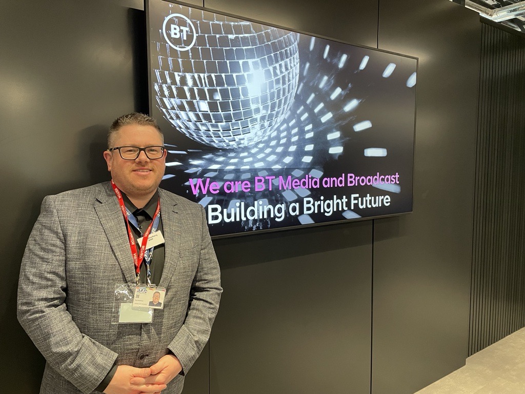 Delighted to be invited along to @bt_uk 's Building a Bright Future event, with @EE to share valuable insights about RAD, #BSL and deaf awareness, as part of the 'Support. It’s in Your Hands' campaign. Thank you to EE for including us! Find out more: eu1.hubs.ly/H08TPGy0