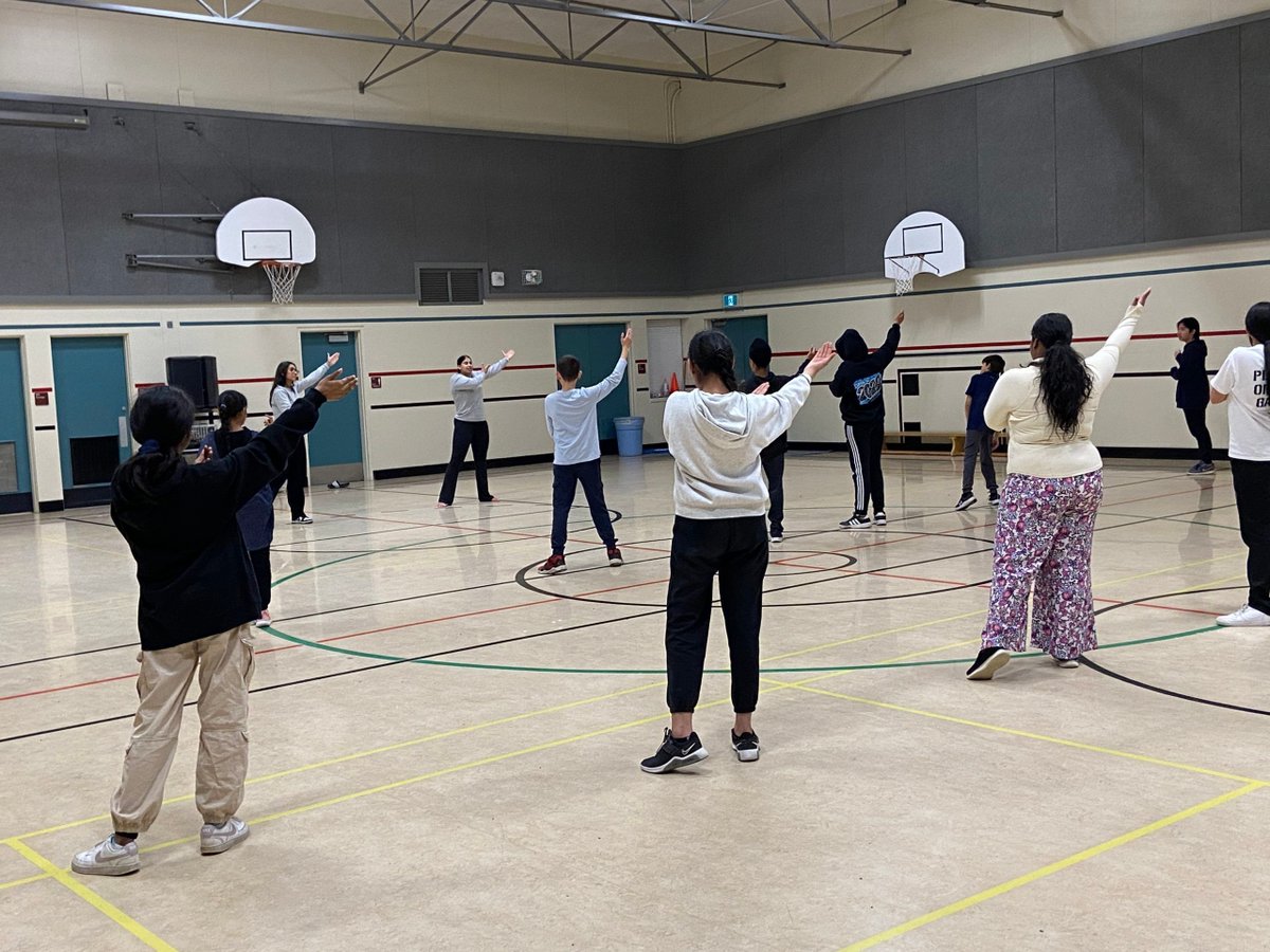 ➡️ Leadership students at @deltasd37 organized a Vaisakhi Celebration and learned about Seva - selfless giving and building community. 🎊 💞 #bced buff.ly/3waG5Yk