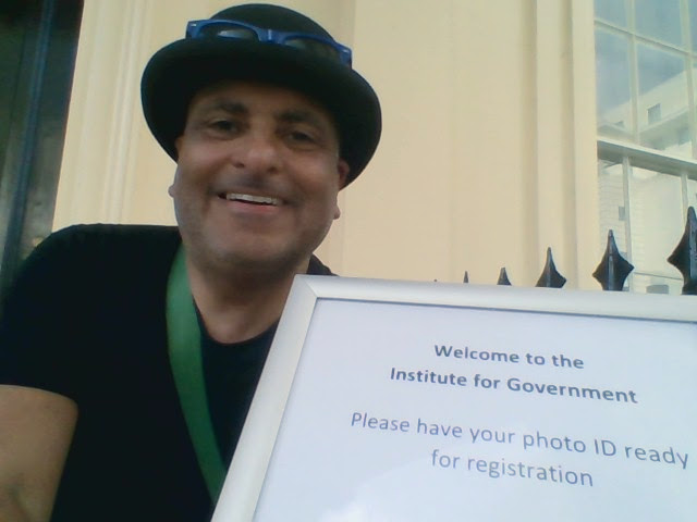 My 222nd #PaulAtherton's #ALondonersLife2 - Londoners know culture teaches everything you need. Government Whips love friend @misterjamesgraham #ThisHouse play when I asked today @instituteforgov #WhipsOffice event. Spot the hat instituteforgovernment.org.uk/event/dark-art…. #LetsGuide #UniquelyLondon