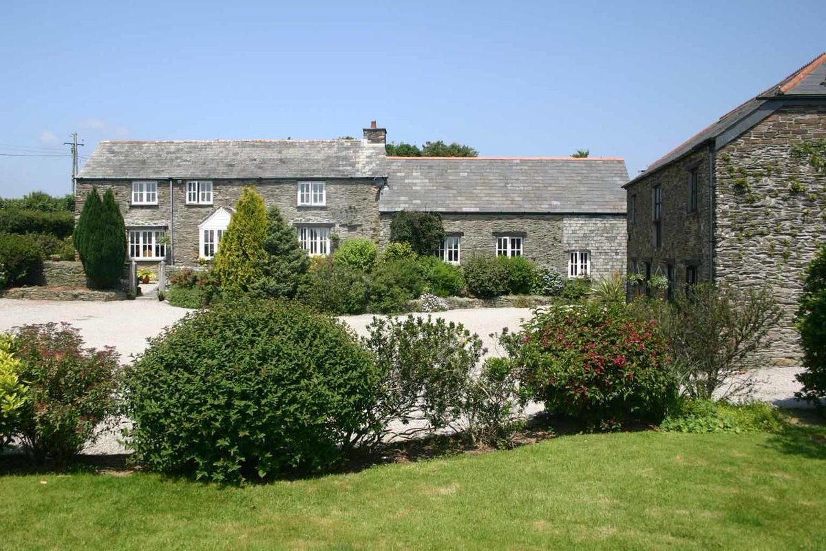 Experience the charm of Talehay Farmhouse, a Grade II listed Cornish treasure near Pelynt village, just a stone's throw from Looe! 🐶 Welcomes dogs and small pets 🐾 weacceptpets.co.uk/cornwall/690 #TalehayFarmhouse #Cornwall #Countryside #FamilyFun #Explore #Naturer #Odutdoors