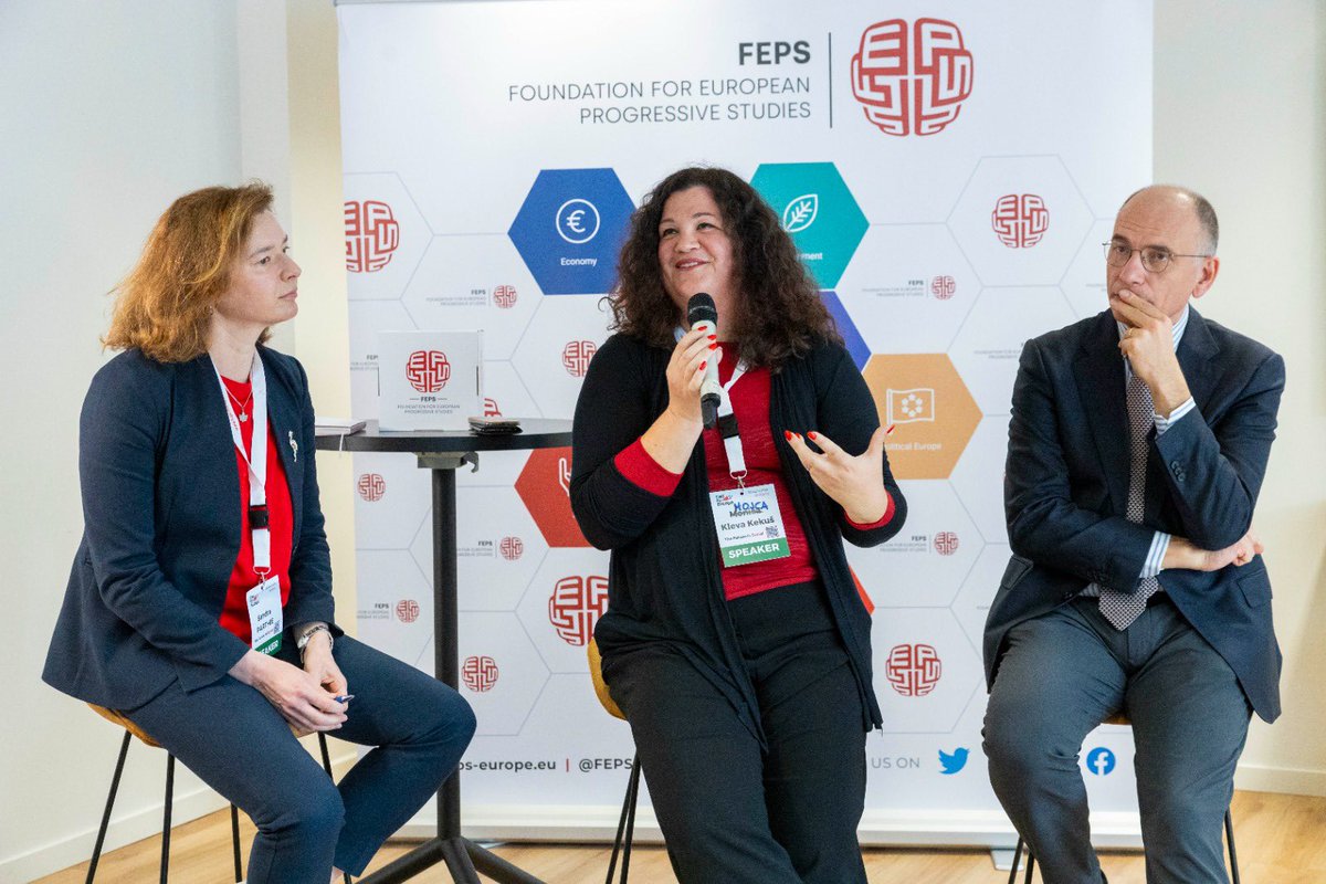 Ponosna, da sem lahko o prihodnosti socialne evrope govorila ob avtorju obsežnega poročila o skupnem trgu (consilium.europa.eu/media/ny3j24sm…). Thank you @FEPS_Europe for the opportunity! @strankaSD @D_Progresiva