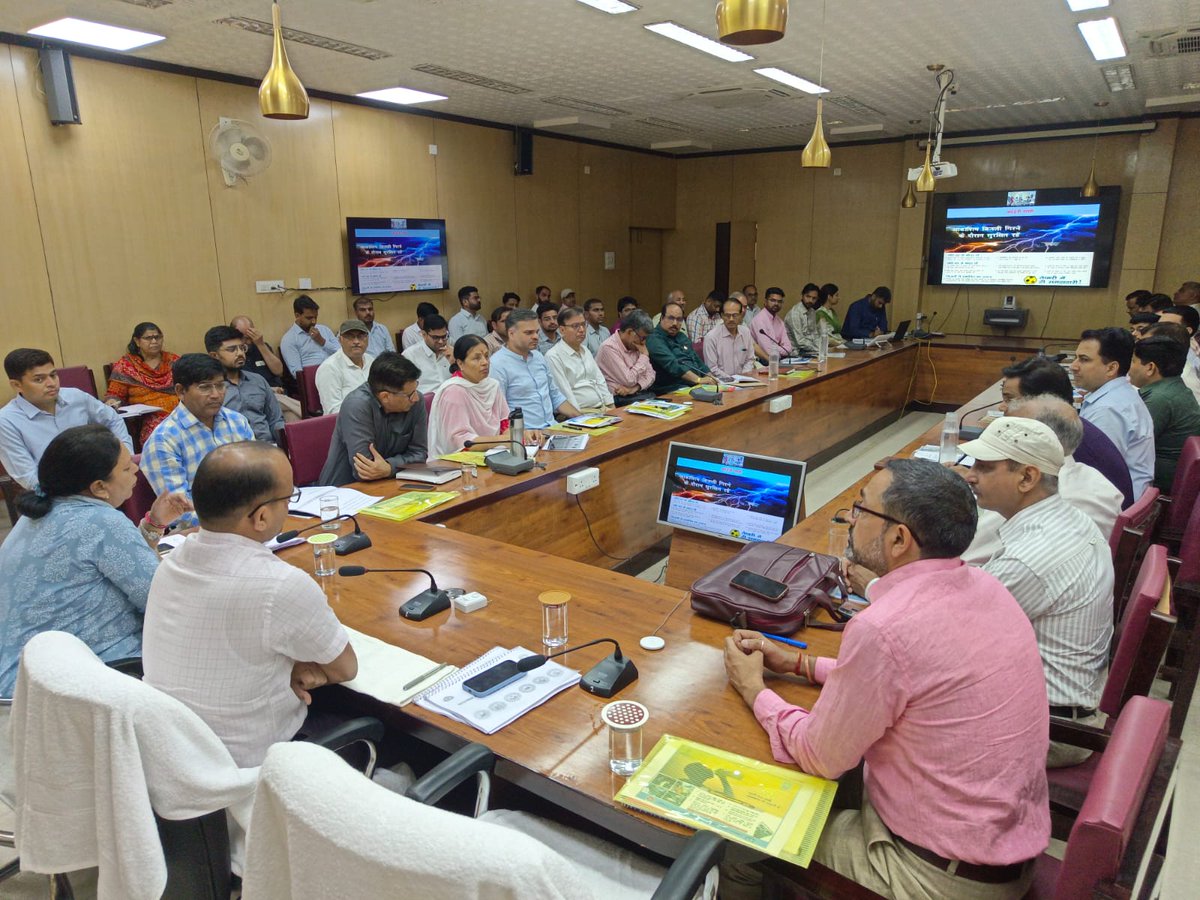 राजस्थान सरकार जिला सूचना एवं जनसंपर्क कार्यालय, हनुमानगढ़ सावधानी और बचाव ही उपचार है डेंगू-मलेरिया से बचाव के लिए गंदगी पर करें अटैक #HanumanGarh @DIPRRajasthan