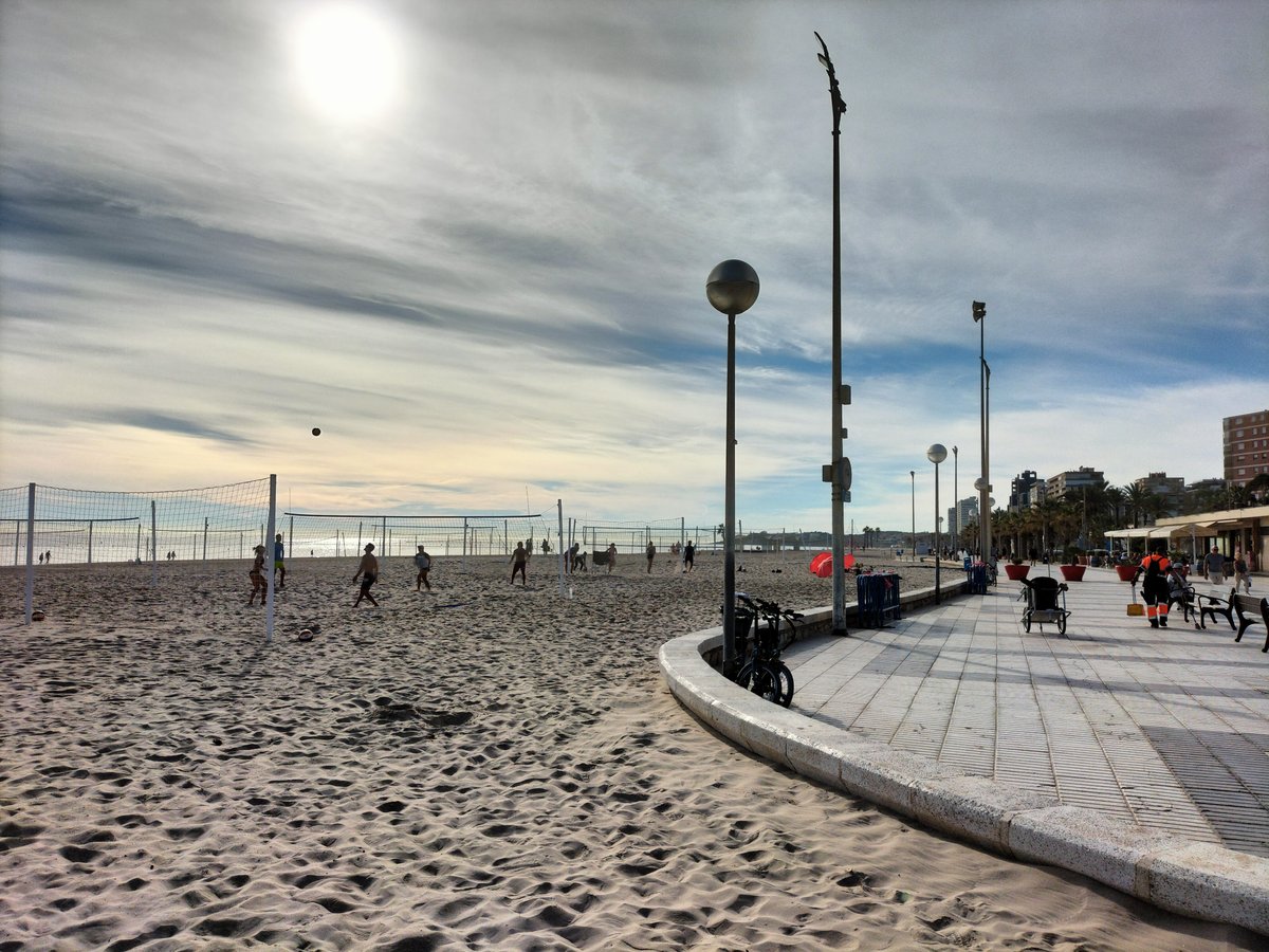 🏖️ ¿Conoces la Playa de San Juan? 🌴 Es un lugar ideal para disfrutar del mes de mayo, relajarse y realizar algún deporte. Consulta más información en nuestra web alicanteturismo.com/playa-san-juan/ @costablancaorg  #Alicante #AlicanteCity