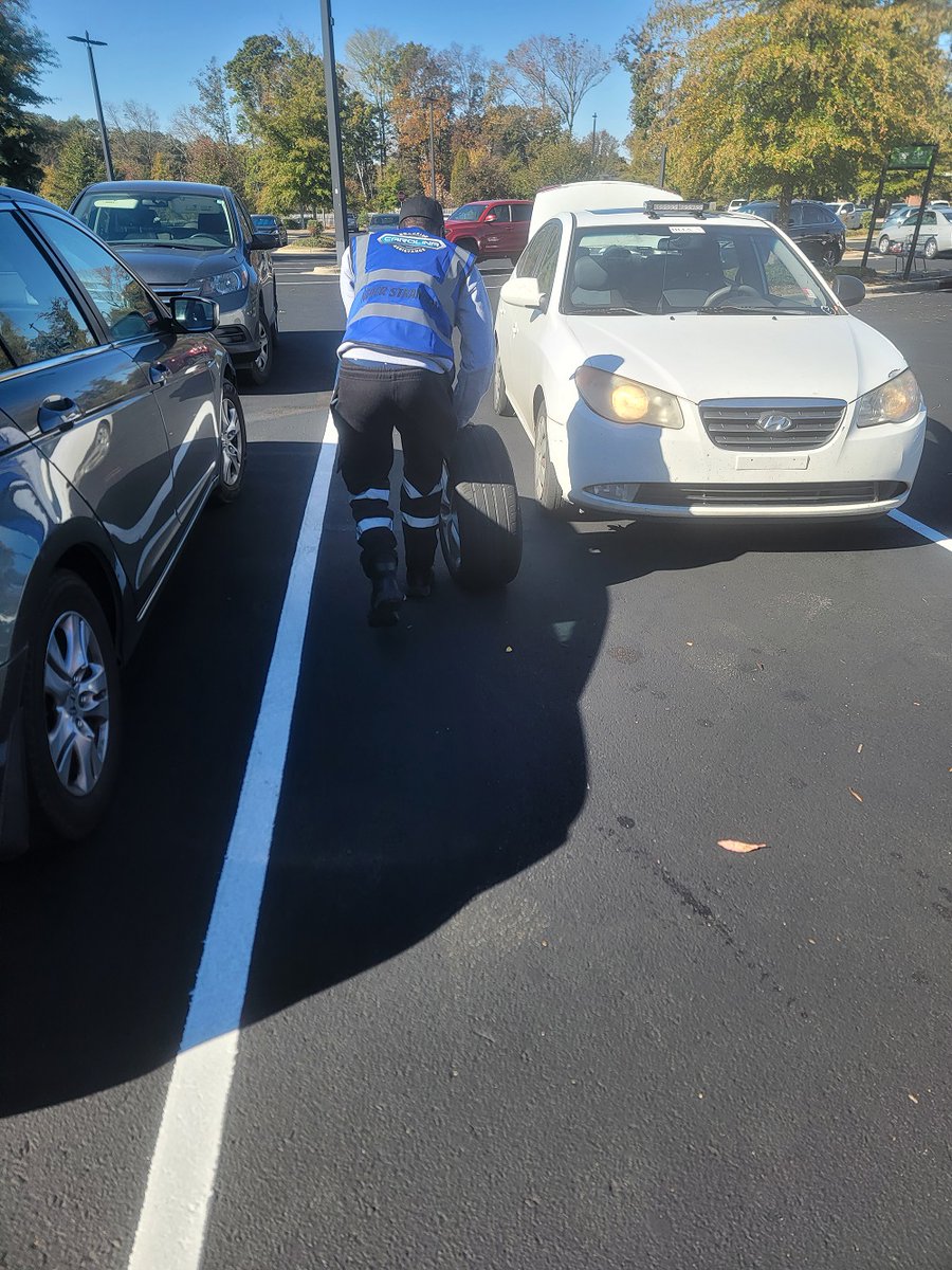 CRSAFirstChoice's tweet image. A reliable spare tire is your best friend on the road. We provide hassle-free spare tire replacements across Charlotte. Let us help you stay prepared. Learn more by visiting our website!

#SpareTireReplacements 
roadsideassistancecharlotte.com/about