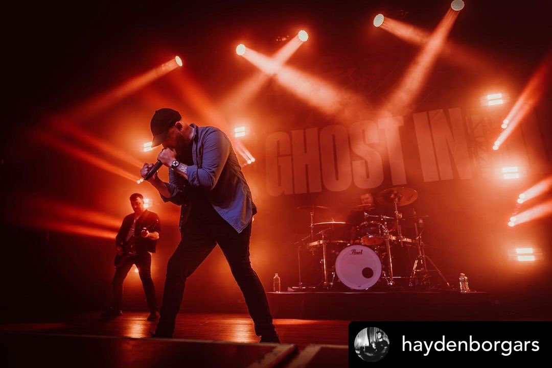 Taking our #TourShotTuesday out on the road with @theghostinside “Wash It Away” US Tour with #lightingdesigner Hayden Borgars & a rig using @Robelighting #Spiider luminaires supplied by @dcr_nashville. (📸 Ichabod Images) #therobeway #robelighting #dcrnashville #concertlighting