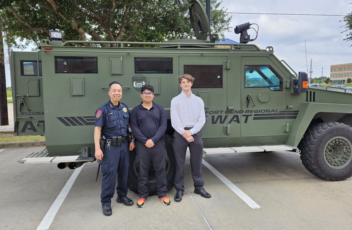 Thanks to @FBCSO for providing a SWAT presentation to our @MCTC_RealWorld Crimnal Justice Interns (B. Segura and C. Barker) about the important work their Team does to keep our region safe. #RelationalPolicing
