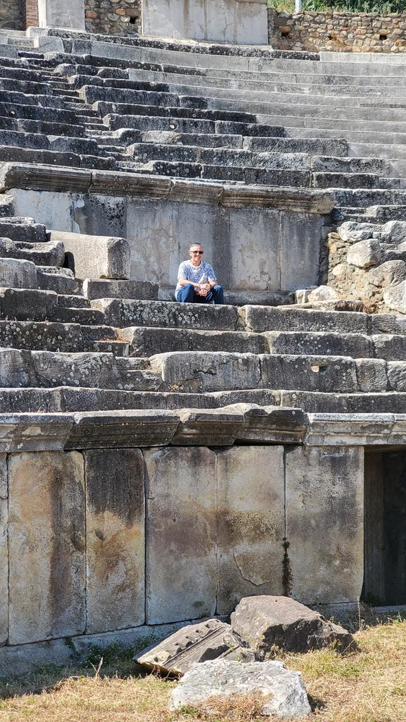 Today at Heraclea Lyncestis in Bitola, N. Macedonia 🇲🇰 
Woke up early with enough time to get ready, walk to the station & grab the 10am bus. Nope! Bus is at 12:20pm. The internet, Google maps, Rome2rio... they all lie! 
But for the most part, these sites help you navigate well.