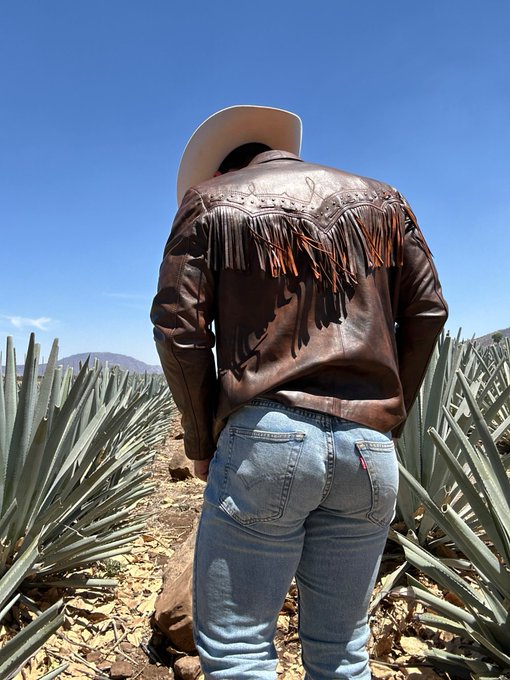 Tequila 🥃🇲🇽  https://t.co/OohhAogG7D https://t.co/Fub5yqr2M3