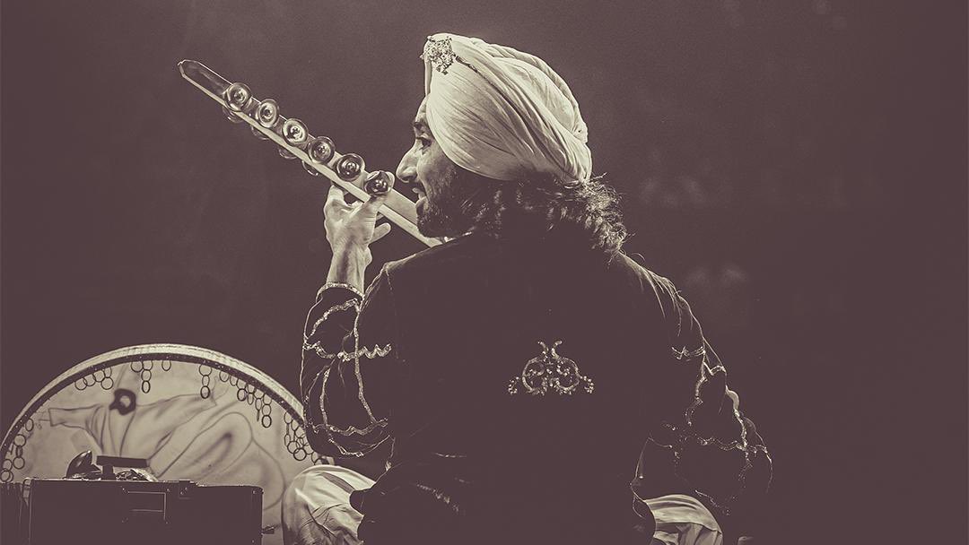 SATINDER SARTAAJ WOWS SYDNEY… The hugely-popular #SatinderSartaaj cast a spell with his captivating performance at the iconic #SydneyOperaHouse… Thousands of fans turned up for this super-successful, memorable event. #Sydney #OperaHouse