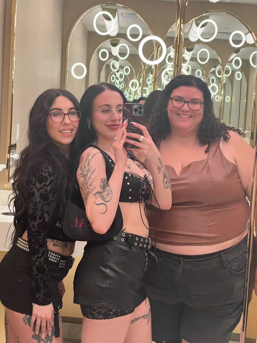 Wish I took more pictures but this weekend ruled🫶🏼🐀 https://t.co/oWPoUfjdJk