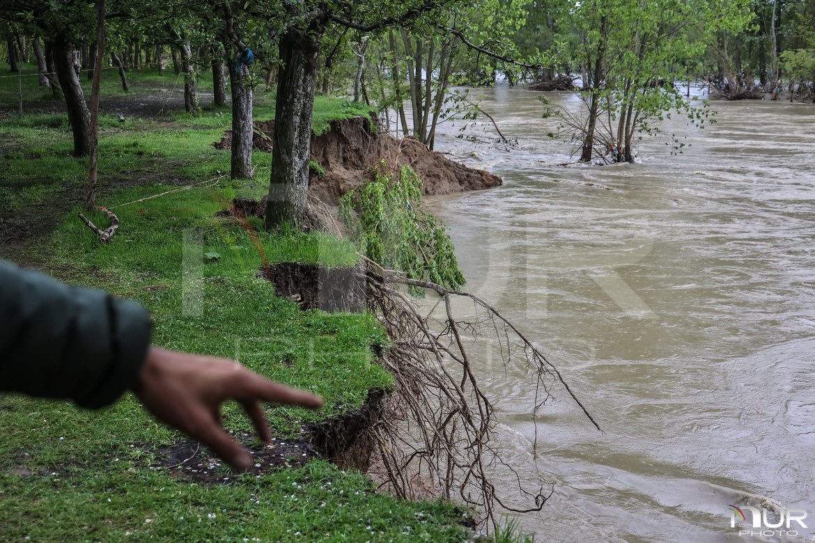 Apple orchards washed off due to flash floods in Kashmir. #Floods #Kashmir #Rainfall #BadWeather