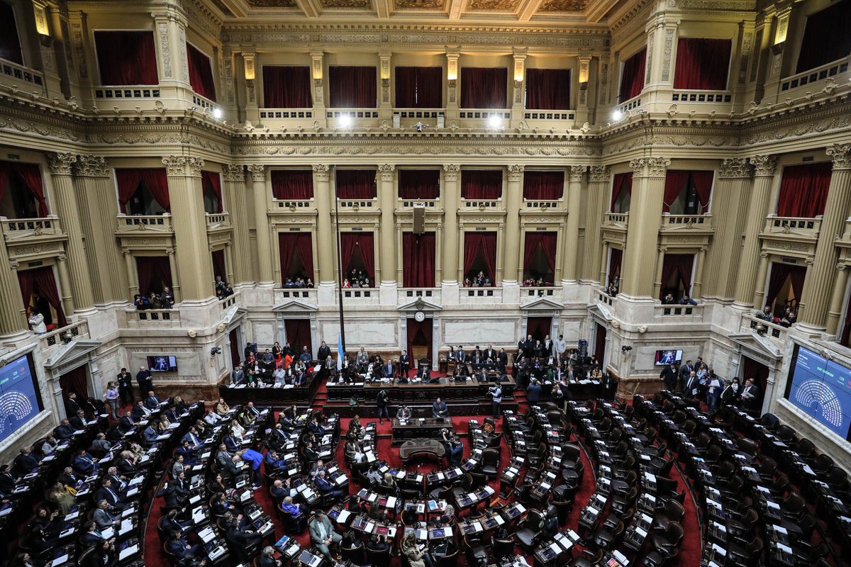 Feliz día del trabajador! 136 traidores a la Patria votaron en contra de los trabajadores! Votaron a favor de sacar las indemnizaciones, periodo de prueba de 1 año, perdón al que no registra.. hermosa manera de cagarse en los trabajadores. #TraidoresALaPatria #NoALaLeyBases