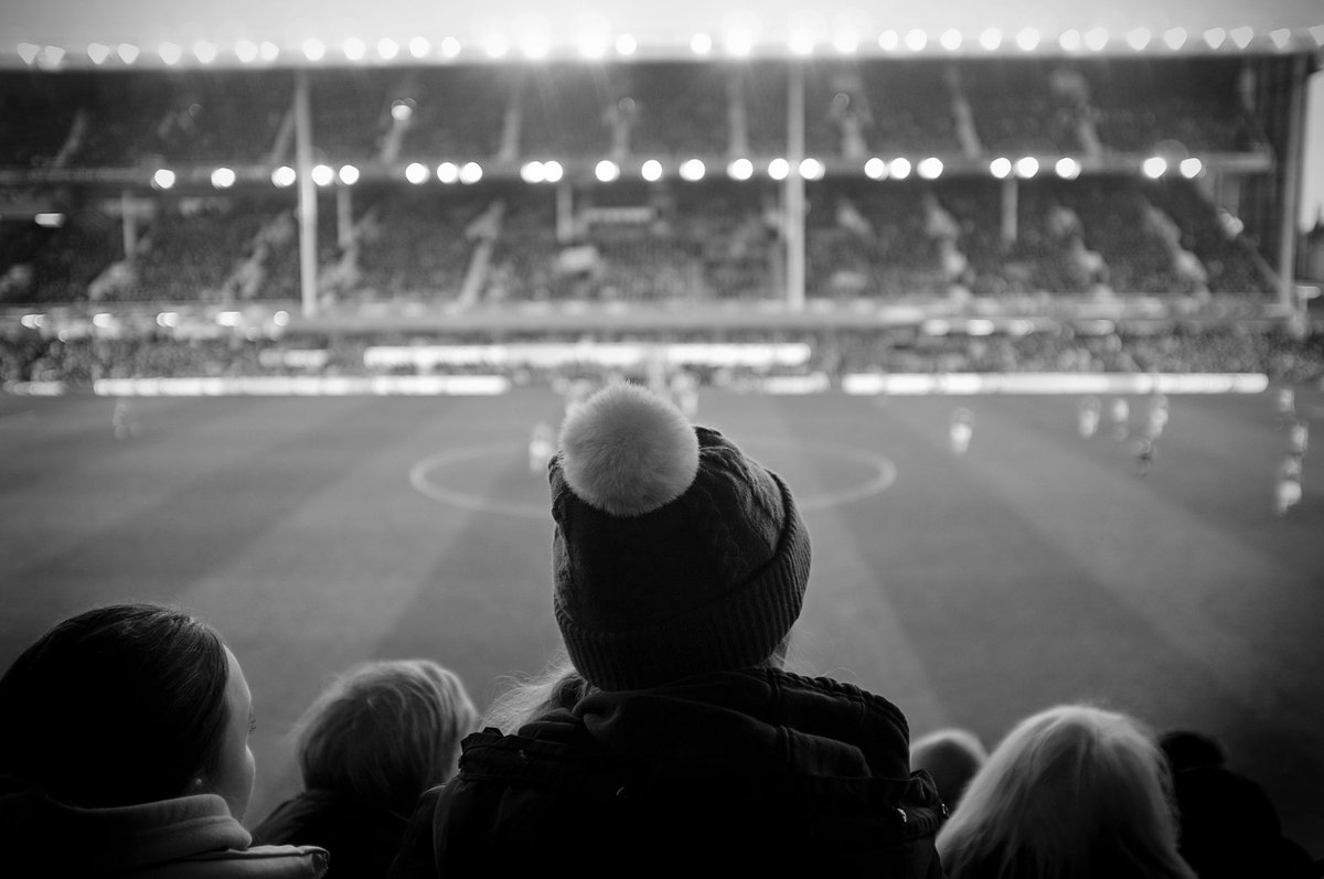 lewisroyden's tweet image. Looking towards the Gwladys Street- the moment Everton secured top flight football for Goodison’s final days.
#FujiX100 #Everton #GoodisonPark
@EvertonHeritage @GoodisonLegacy @mintisculture