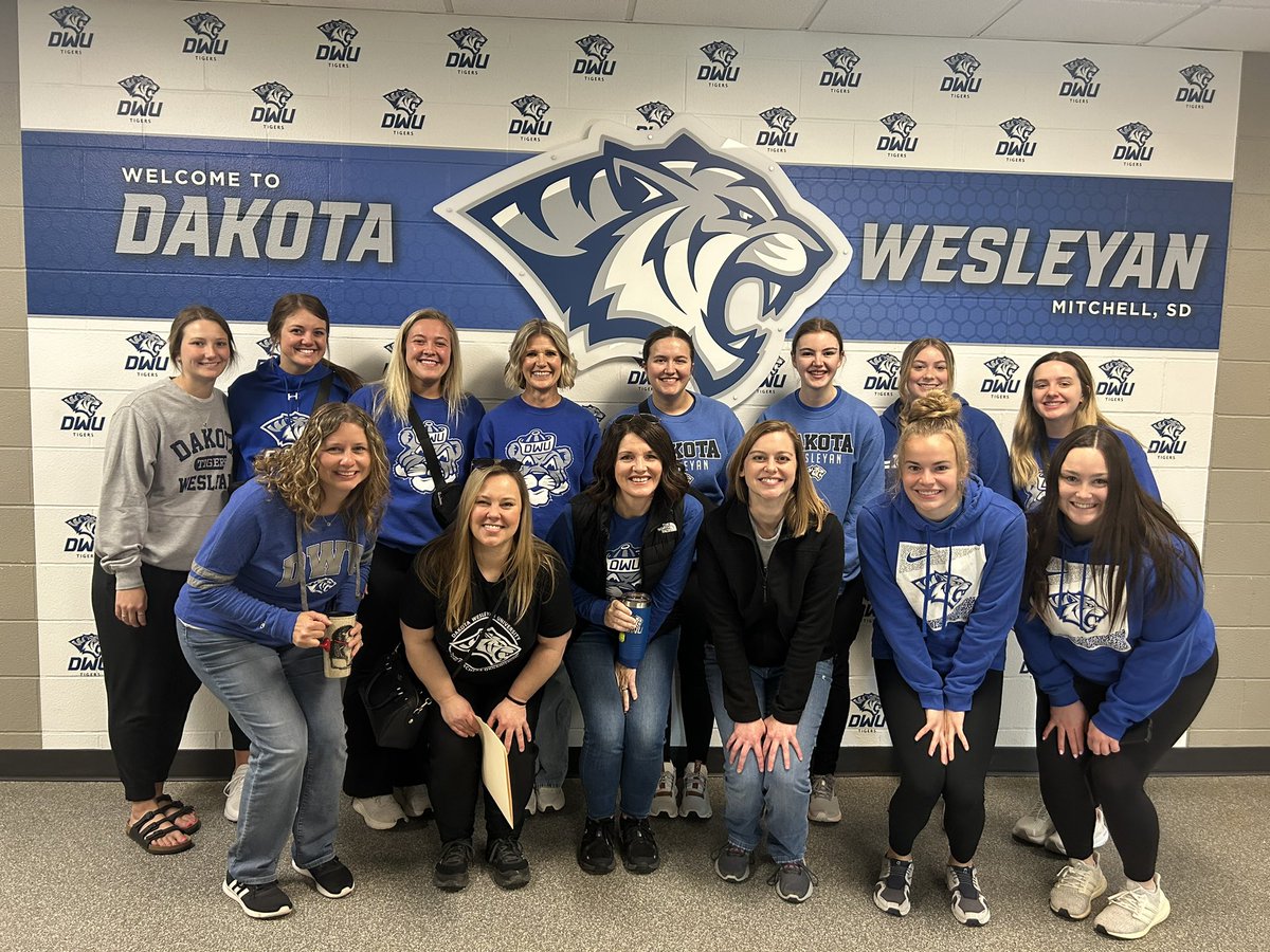 DWU Education tweet media