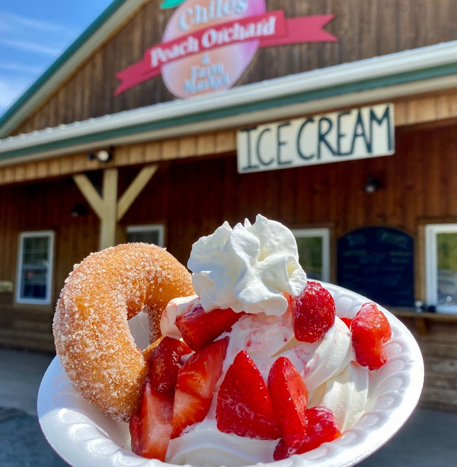 Strawberry Season is here!🍓@chilespeachorchard in Crozet, VA has seasonal fruit and veggie picking, and we're so excited for the warm strawberry picking days ahead. chilesfamilyorchards.com/chiles-peach-o…

#crozetvirginia #vastrawberries #strawberrypicking #explorevirginia