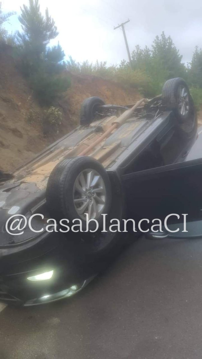 #Casablanca #Accidente camino #Quintay cuesta #Llampaiquillo volcamiento de vehículo menor, 1 lesionado. 🚒 @INF0SCHILE @ChileInfo5 @djgraff_German @ViveCASABLANCA