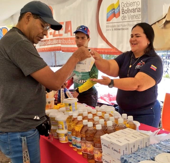 #SabiaQue| La Gran Misión Igualdad y Justicia Social “Hugo Chávez”, es un programa que busca consolidar un proceso de inclusión social, para garantizar el bienestar del pueblo y la #MisiónAlimentación se expresa a través del 5to vértice 'Alimentación'.

#SomosPuebloUnido