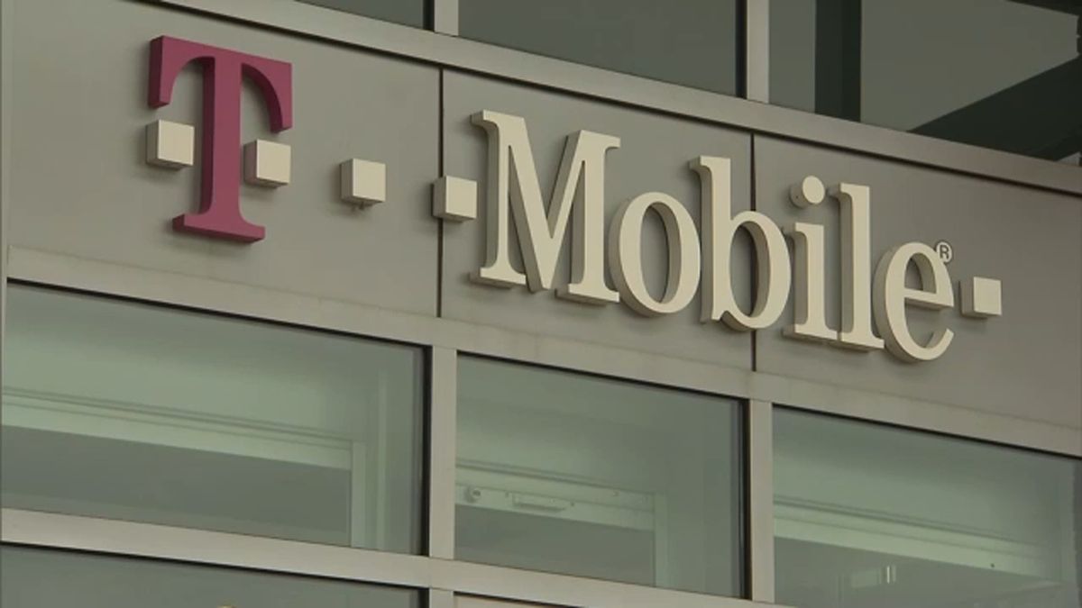 FCC fines wireless carriers millions for sharing user locations without consent abc7ny.com/fcc-fines-wire…