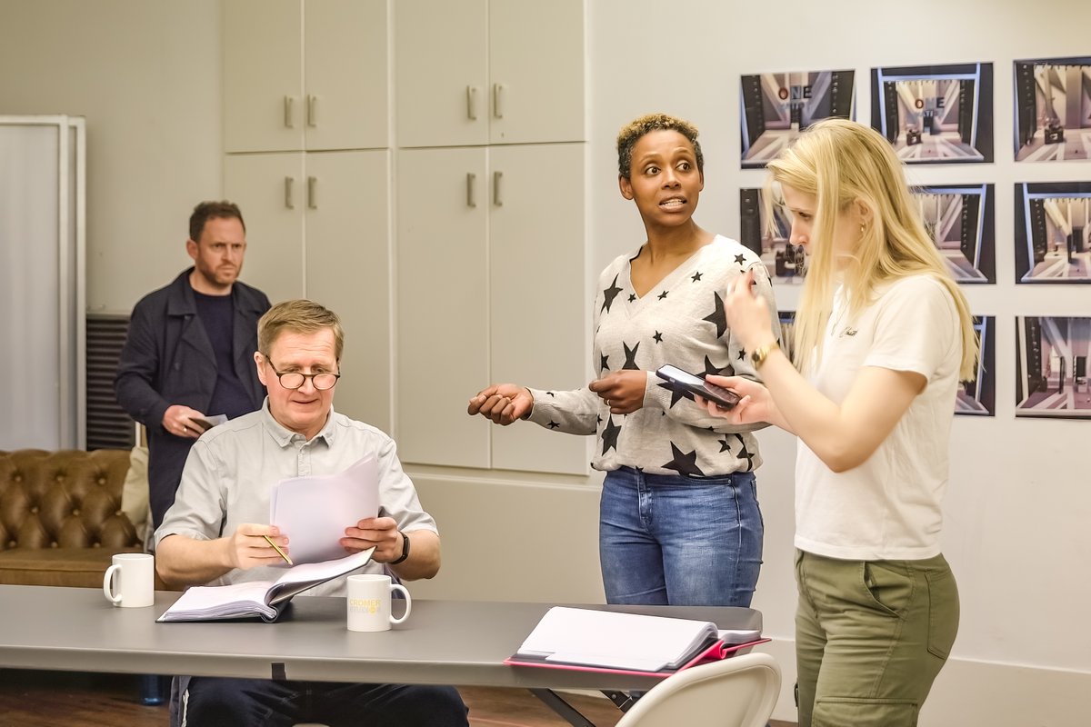 🤩A look at #PartyGames! rehearsals earlier this month. @RyanJPEarly, @MatthewCottle7, @KrissiBohn1 and @NatalieIsDunne in @PartyGames! @YvonneArnaud. Runs from this Thurs, 2 May. Don't miss! shorturl.at/rwHK8  
#politics #theatre #Guildford #Surrey
photo: Craig Fuller