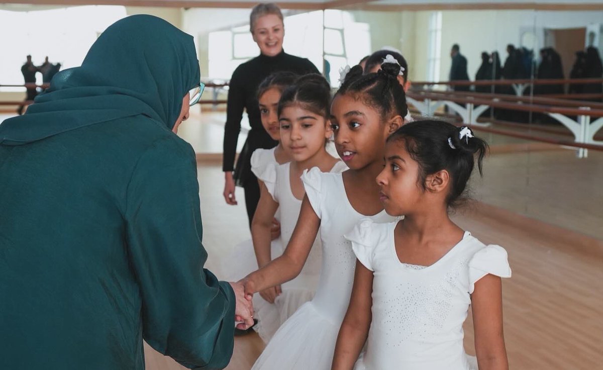HHEOshj's tweet photo. ويجسّد المركز التزام الإمارة الراسخ بدعم المواهب وتعزيز الهوية الوطنية من خلال الفنون. ويقدم المركز بيئة موسيقية نابضة بالحياة، حيث يمكن للطلاب اكتساب مهارات موسيقية جديدة من خلال الدروس الفردية والجماعية على مختلف أنواع الآلات الموسيقية. https://t.co/QRR3uM3lmP