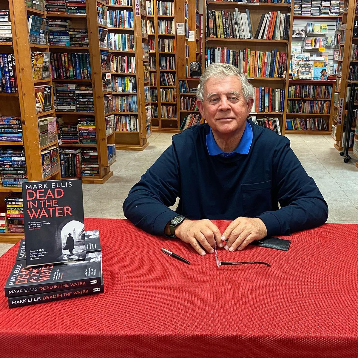 A year ago today, I had the great pleasure of signing copies of #DeadInTheWater (Frank Merlin 5) at the Hockessin BookShelf, a wonderful independent bookshop just outside Wilmington, Delaware. 
#historicalcrime #WW2 #FrankMerlin