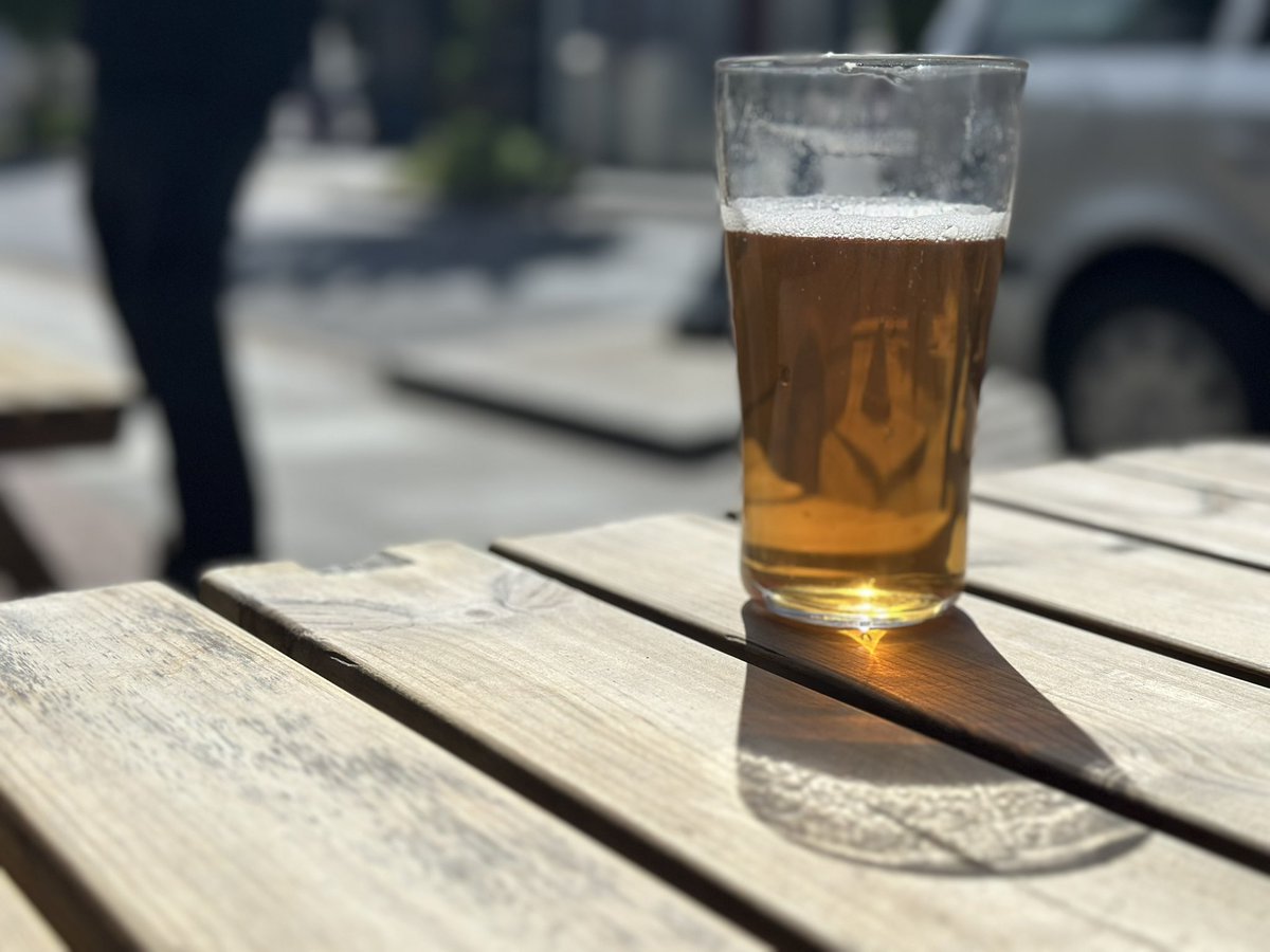 First step on a few days away from home &amp; - for once - I’m early for my train.
What should I find in <a href="/EveningStarPub/">Evening Star</a>? Only the ruddy <a href="/StAustellBrew/">St Austell Brewery</a> X <a href="/burningskybeer/">burningskybeer</a> collab!
Gorgeous pint. 2 world class breweries &amp; based on my best buddy Proper Job. It’s even brought the sun out!