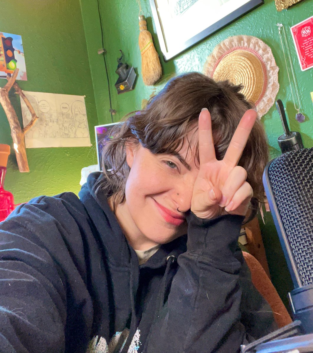 Running on very lil sleep and 2 cups of coffee but we’re coexisting together on stream today while I plan for May, apply for jobs and work on some art in between the coworking 🥰 come say hi and tell me about your weekend!