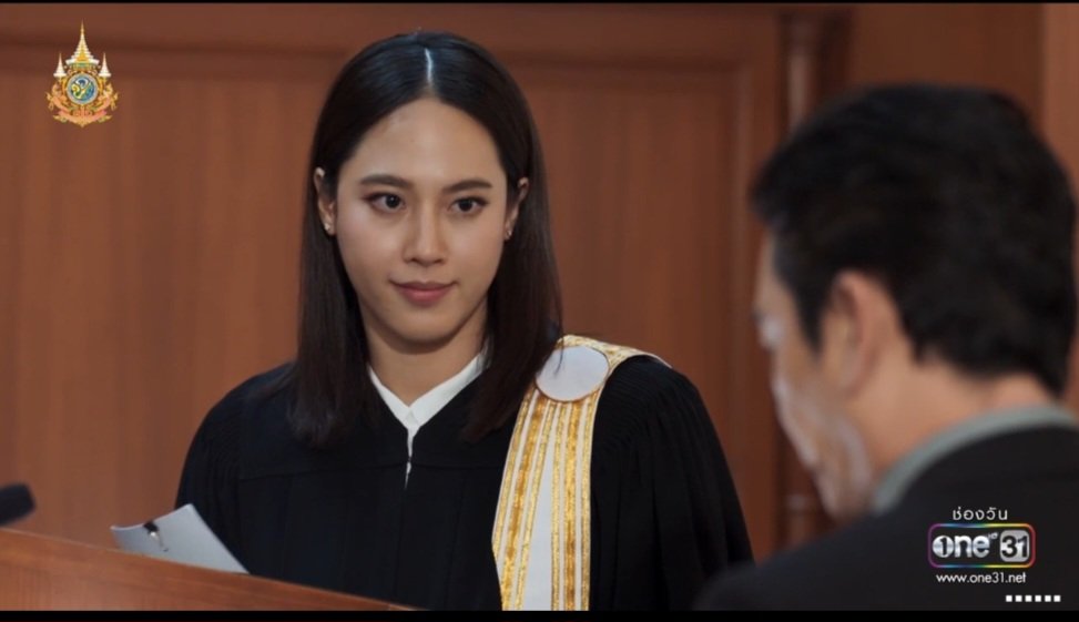 creamy_muff's tweet photo. ชอบสายตาที่เจ๊ทนายวิมองอิเมศ ดูจิกดี 5555 โจทย์ใช้จำเลยเป็นเครื่องมือในการดุลูก โยนการตัดสินใจยากๆให้จำเลย โดนมากแต่ละดอก 555  #สงครามสมรสep12 https://t.co/c4kbd0aXYQ