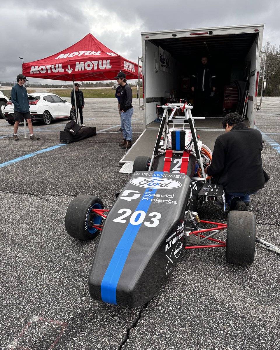 LTU SAE Formula Electric arriving at the New Hampshire Motor Speedway for competition! 🙌 Go Blue Devils! 💙🤍

✨ Be curious. Make magic. ✨

#WeAreLTU #BecauseRaceCar