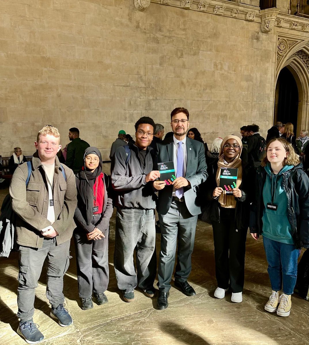 Delighted to bump into @RECLAIMproject in Parliament last week. Their commitment to improving Greater Manchester for young people is inspiring. I fully support efforts to building a fair and just world for all young people. Read their manifesto here👇 buff.ly/3WfmbWR