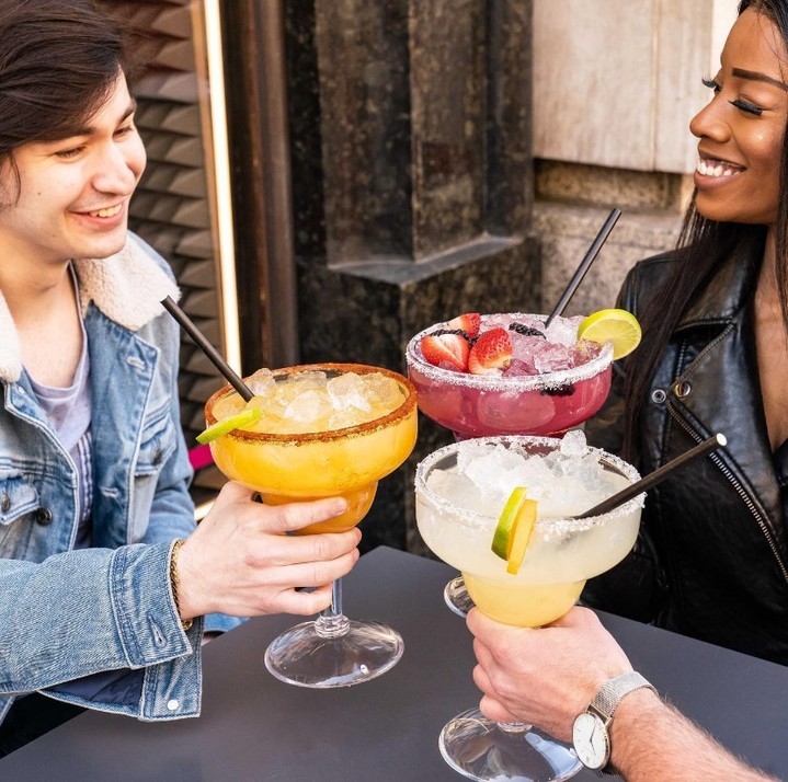 Join the Cinco de Mayo celebrations with us!💃 We're bringing back our famous Jumbo Margaritas for a fiesta like no other!