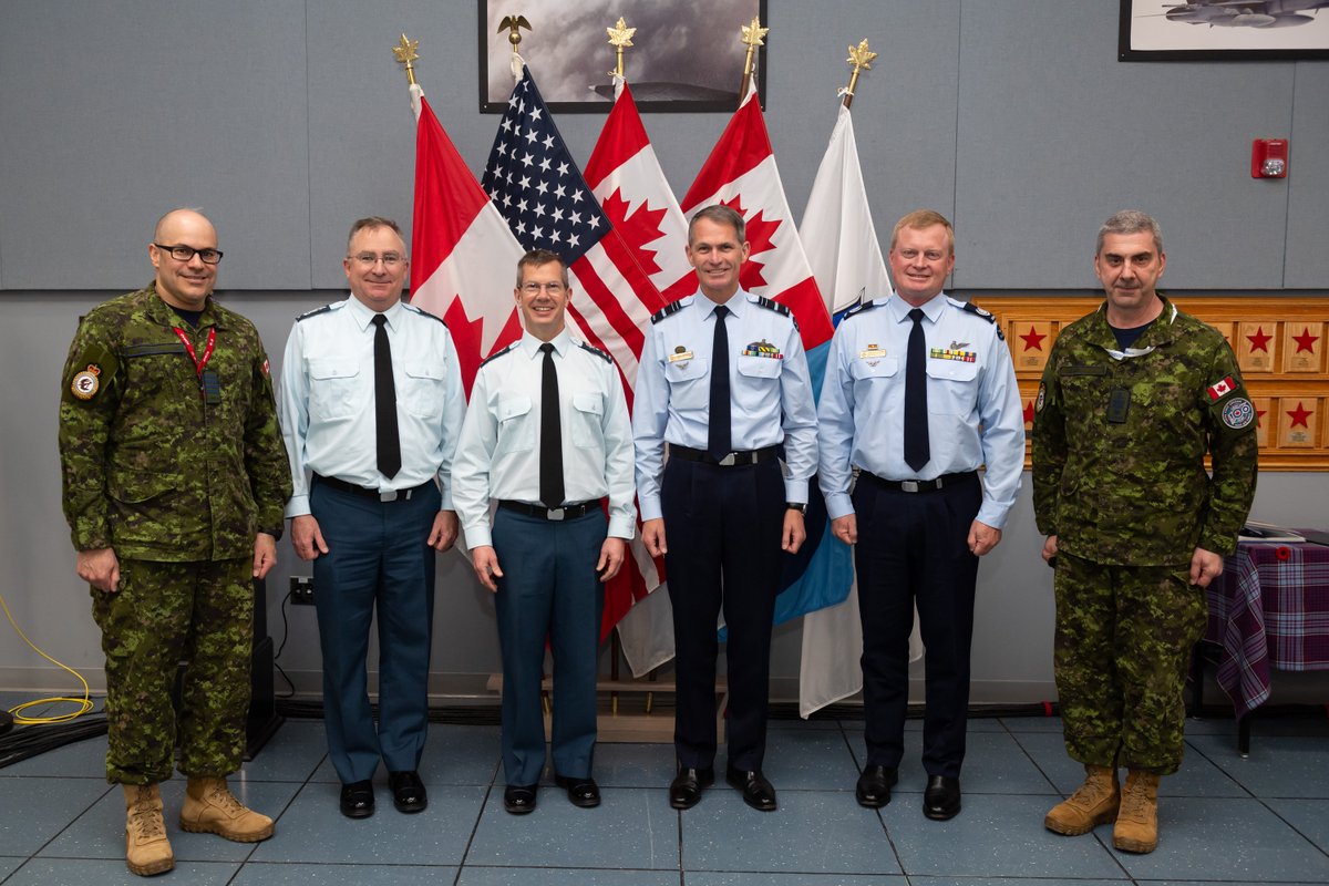 Recently the RCAF hosted the Chief of the @AusAirForce, AM Rob Chipman, and Warrant Officer of the Air Force, Ralph Clifton. During the visit they discussed modernization efforts, recruiting and retention, as well as training and exchange opportunities.