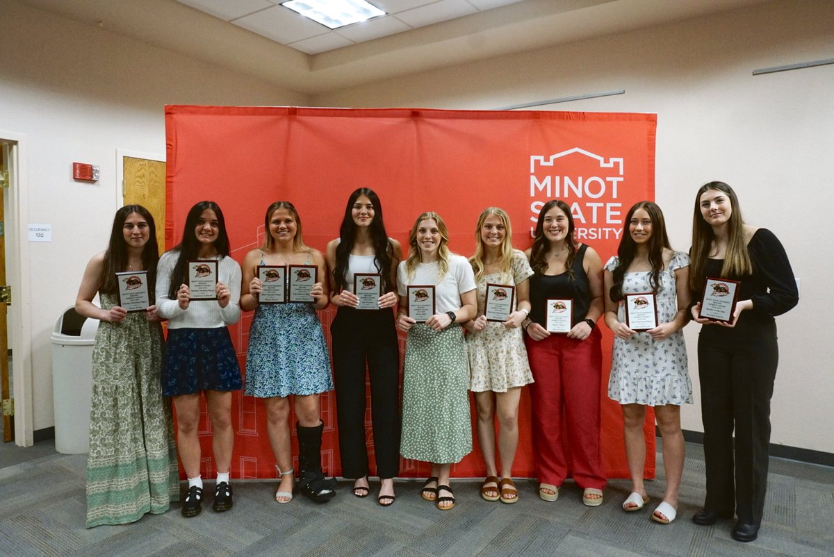 Top Forward: Gillian Gervin

Top Defensive Player: Haylie Biever

Hardest Worker: Cameron Schmidt &amp; Grace Perry

Player’s Player: Abby Tallman

Most Improved: Olivia Kirwan

Off-Ice MVP: Anna German

(2.5/3)