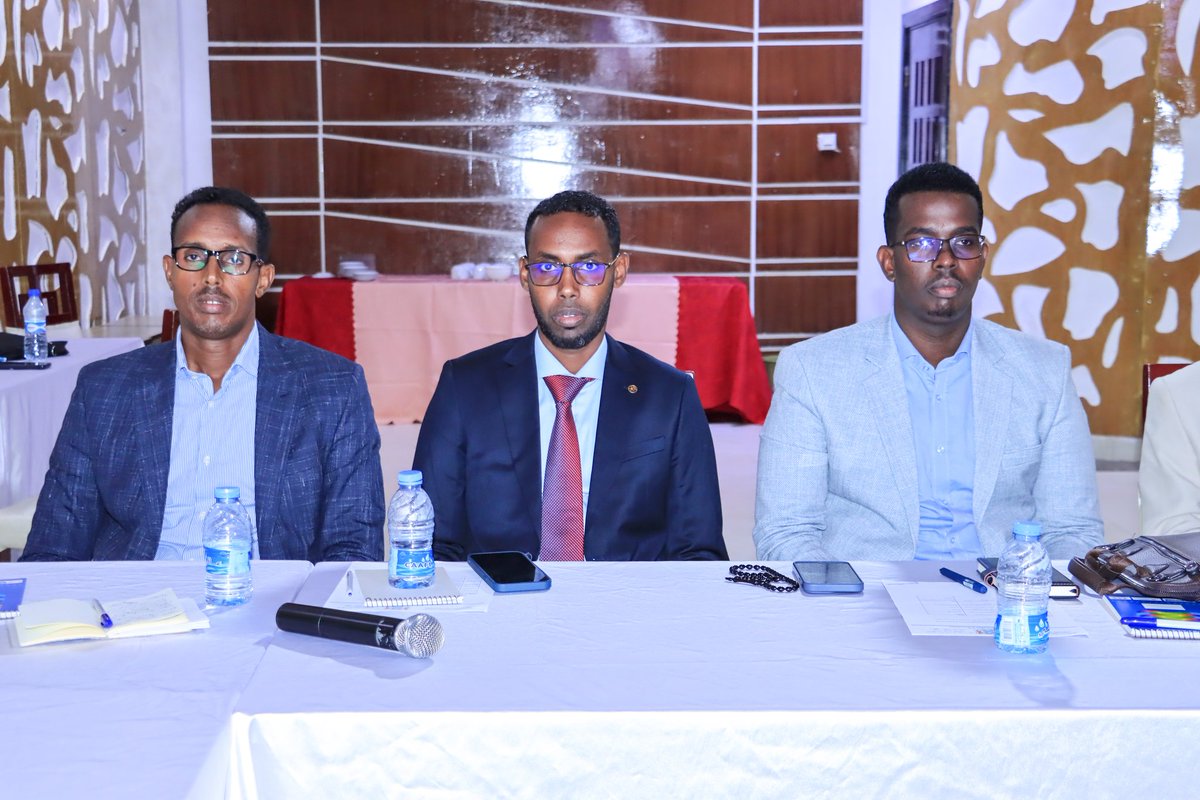 The Mayors of Kismayo, Afmadow, Galkayo, Lasaanood, Beledweyne, Hudur, Guriceel, Warshiiq and Warta-Nabada are in Mogadishu for a training on Local Governance, reconstruction and development, led by the Ministry of Interior, Federal Affairs and Reconciliation.