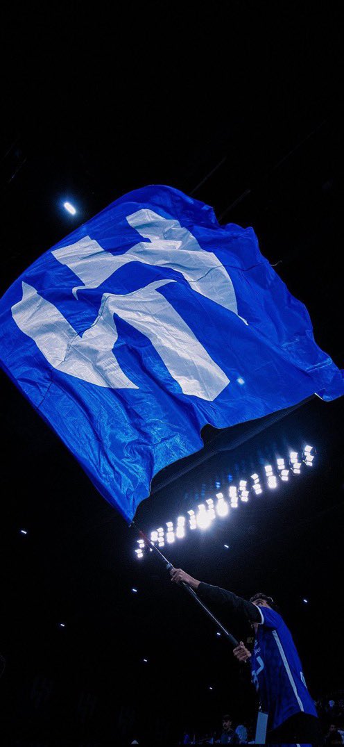 واليوم ألقاك ياجمالُ الأيام
والقليلُ منك ملاذُ السنين.