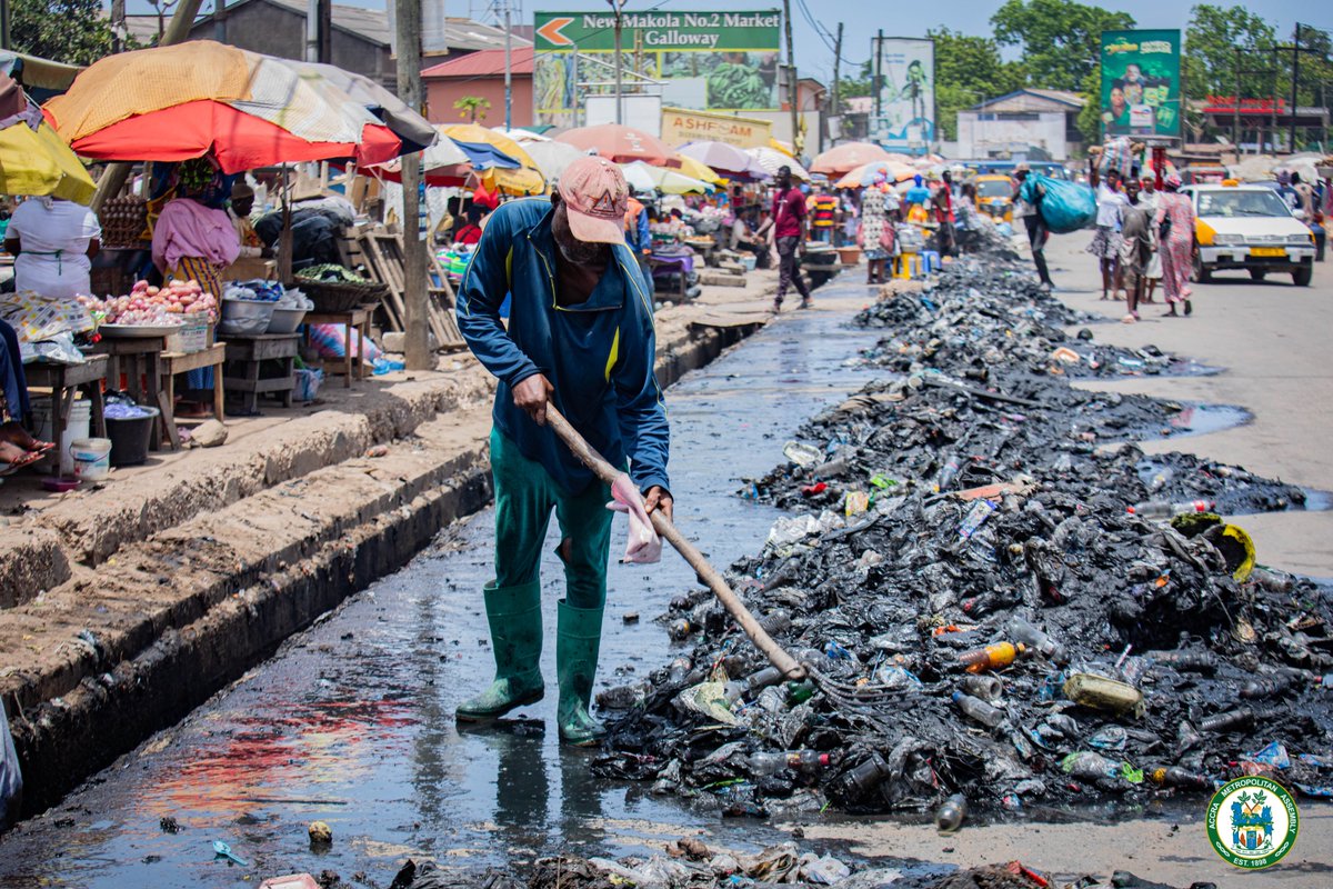 AMA begins extensive clean-up and desilting exercise at Agbogbloshie Market The Accra Metropolitan Assembly (AMA) has initiated a comprehensive clean-up and desilting operation at the Agbogbloshie Market, the largest food hub in the metropolis...ama.gov.gh/news-details.p…