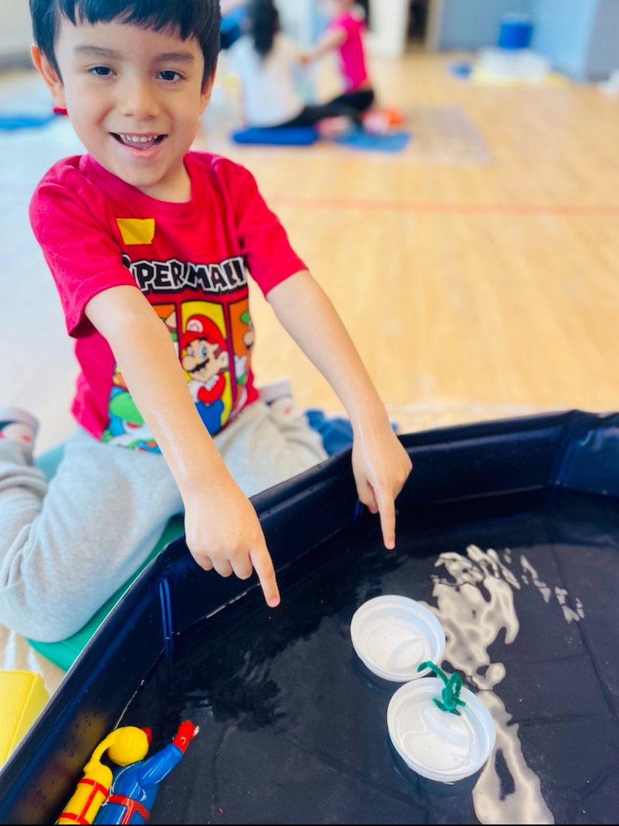 Q369 Students participated in a STEAM challenge to convince the baby pigeon character from the book, “The Pigeon Needs a Bath”, to take a bath. Science Coaches from the Hall of Science helped students test if their bath toys sank or float. @nysci @EDSSOofD24 @NYC_District24