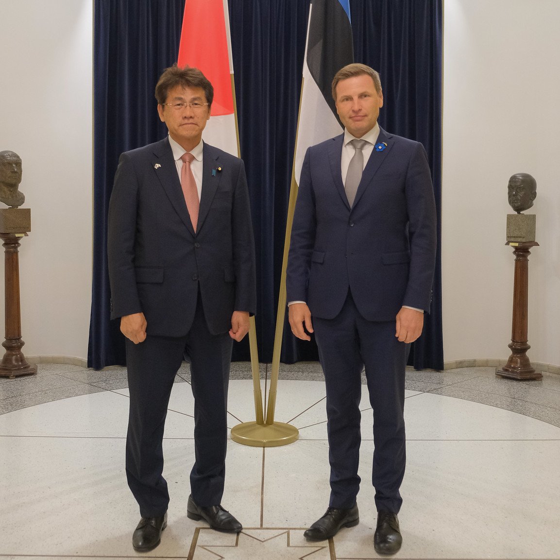 🇪🇪🤝🇯🇵 #DefMin @HPevkur had the honor of hosting PVM Miyake today at 🇪🇪 MoD to discuss regional defence, defence industry cooperation and aid to #Ukraine, including collaboration within the 🇪🇪/🇱🇺 led IT Coalition.