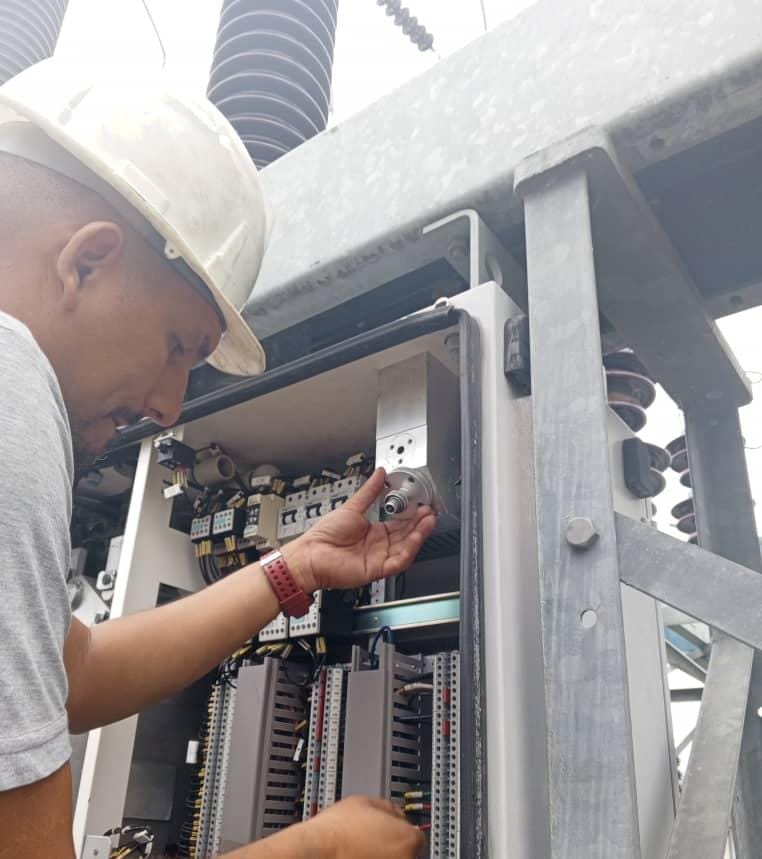 ⚡️𝔹𝕒𝕣𝕚𝕟𝕒𝕤 Labores de mantenimiento preventivo efectuó la fuerza trabajadora de #Corpoelec en la Subestación Toreño 115 kV para robustecer su funcionamiento.