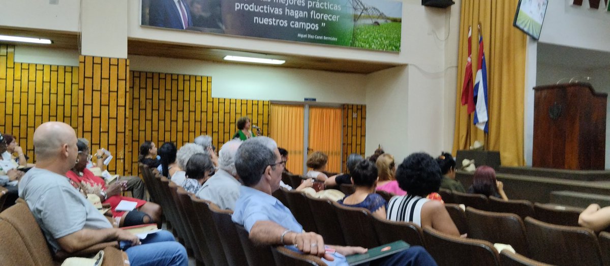 Con la participación de los directivos de las distintas Escuelas Ramales y Centros de Capacitación sesiona en el MINAGRI el Taller de Intercambio Teórico Metodológico con los Centros autorizados a impartir posgrado . <a href="/cecofismfp/">CECOFIS</a> presente.
#Cuba 🇨🇺