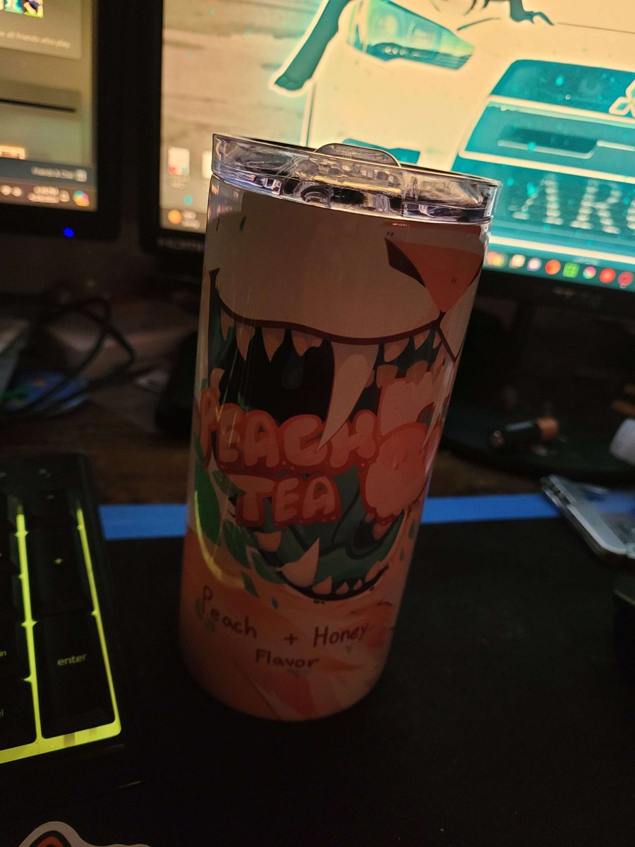 My friend- she just showed me a cup made by @GoldFlowerFurs lol its great it's a peach tea cup thing

It has a qr code on it to find her site for socials and shop

And yes, i fucking love the mawshot its beautiful, i love the colors and its just so aaaaaagyhhueuhh