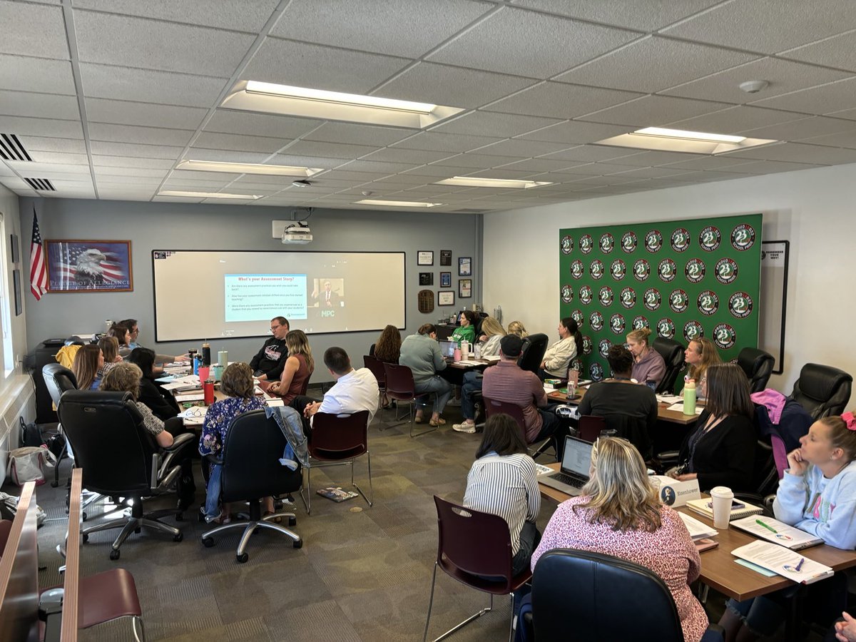 PHSD23's tweet photo. Engaged learning for our @PHSD23 team. Thanks #mpclearn and @TomSchimmer for this important session on grading. https://t.co/Af7EB88fjw