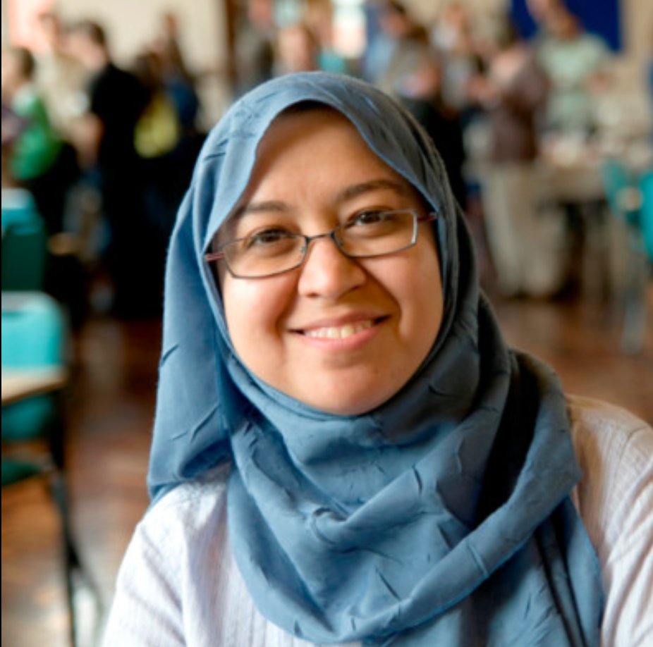 We're super thrilled that our lovely colleague Dr @rashasoliman04 has won @LeedsUniAHC Partnership Award for Innovation 🎉🪅📚 alongside further awards for three students and PGRs in @LCSLeeds, Louise , Nikita and Emma. Congratulations to all for doing our School proud! 💙💙💙💙