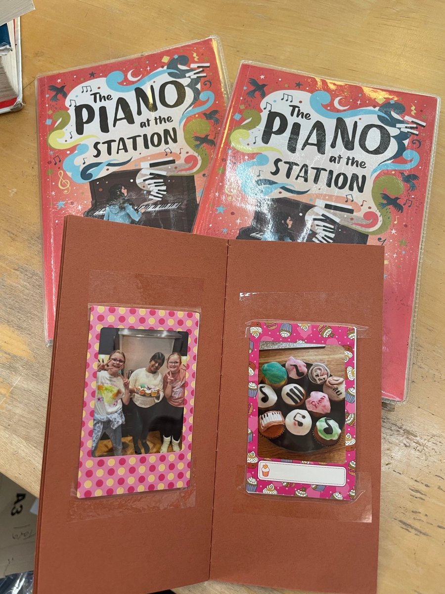 KmaLibrary's tweet image. 3 of our students took a different approach to portray Piano at the Station by @HelenRutterUK. They had a fun afternoon making musical themed cakes and a booklet of the process! Fabulous work ! @Reading_Rampage @MidlandsCLS @DrPThompson