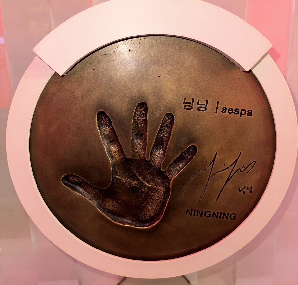 닝 tweet media