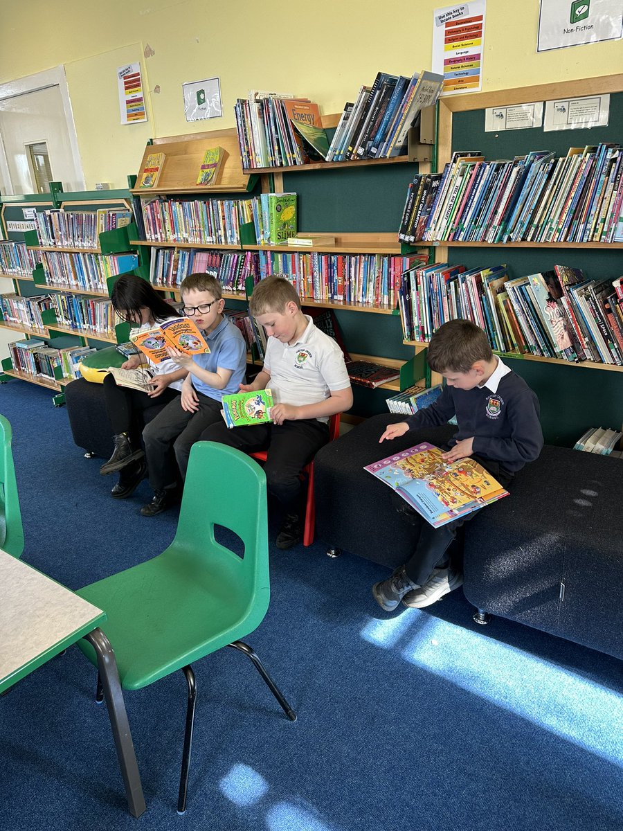 P2.3 enjoy going to the library on a Tuesday afternoon to chose their weekly library books! Reading for enjoyment and choice is hugely important to literacy development #onTRACK #readers