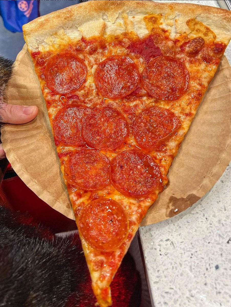 flat pepperoni or cupping pepperoni? which is the goat? 🍕Rose Pizza - Penn Station 📍 New York, NY