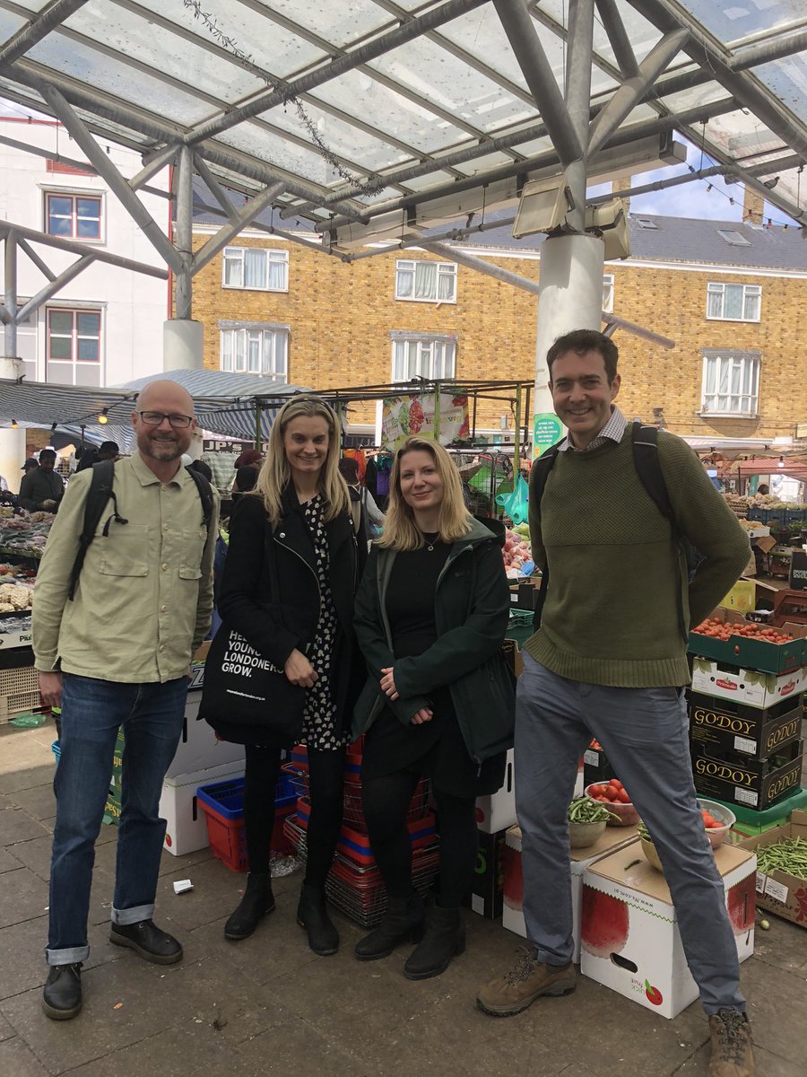 Great to host Nuffield Scholar @thospearson  to see our fruit & veg on prescription project @Bromley_by_Bow centre & Chrisp Street Market. Great discussions about the potential to connect farming and public health outcomes. @NuffieldFarming @AlexRoseCharity